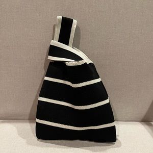 🖤🤍 Striped pattern crochet bag brand new 🤍🖤